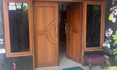 HARGA TURUN DRASTIS! Rumah 2 Lantai Strategis di Nusukan, Banjarsari, Solo!