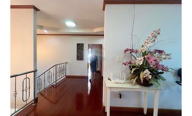 Luxurious Single House, shady Garden In the middle of NST