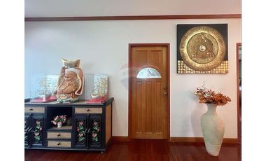 Luxurious Single House, shady Garden In the middle of NST