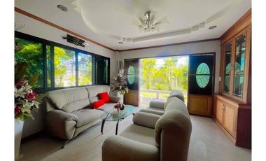 Luxurious Single House, shady Garden In the middle of NST