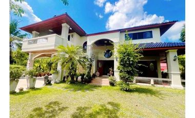 Luxurious Single House, shady Garden In the middle of NST