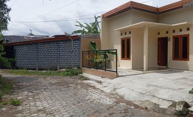 RUMAH MURAH, SIAP HUNI, 9 MENIT DARI RSUD PRAMBANAN, SLEMAN