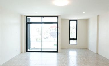 Modern 2 BR townhouse in Khanom, NST