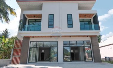 Modern 2 BR townhouse in Khanom, NST
