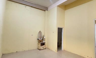 House in the Royal complex near Sunsetland