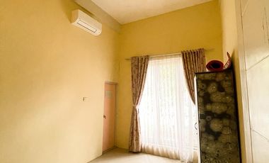 House in the Royal complex near Sunsetland