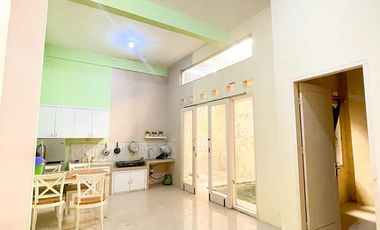 House in the Royal complex near Sunsetland