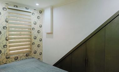 DISEWAKAN RUMAH SEMI FURNISH STRATEGIS DI LIPPO KARAWACI UTARA