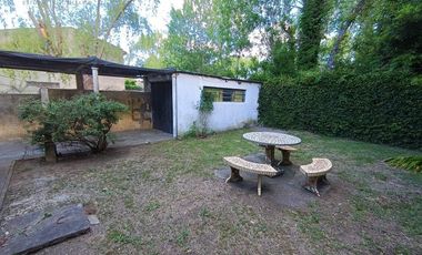 CHALET SEMI  INDEPENDIENTE AL FONDO