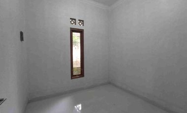 Disewakan Rumah Minimalis Modern Baru  Ideal untuk Keluarga Muda/ mahasiswa Desain Bersih, Harga Terbaik!