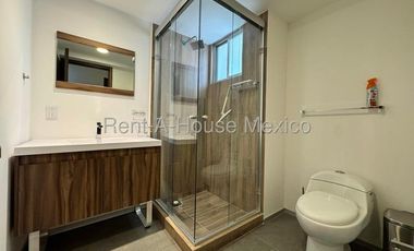 Renta Departamento Penthouse en Natuur El Refugio 3 Recamaras 4 Baños Terraza