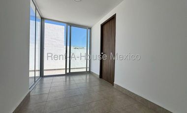 Renta Departamento Penthouse en Natuur El Refugio 3 Recamaras 4 Baños Terraza