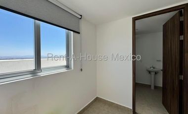 Renta Departamento Penthouse en Natuur El Refugio 3 Recamaras 4 Baños Terraza