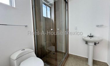 Renta Departamento Penthouse en Natuur El Refugio 3 Recamaras 4 Baños Terraza