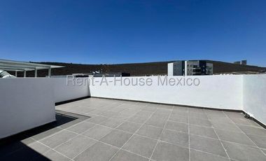 Renta Departamento Penthouse en Natuur El Refugio 3 Recamaras 4 Baños Terraza