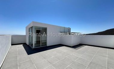 Renta Departamento Penthouse en Natuur El Refugio 3 Recamaras 4 Baños Terraza