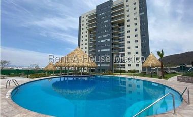 Renta Departamento Penthouse en Natuur El Refugio 3 Recamaras 4 Baños Terraza