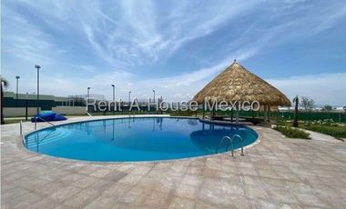 Renta Departamento Penthouse en Natuur El Refugio 3 Recamaras 4 Baños Terraza