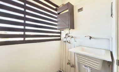 Se arrienda departamento 2 piezas un baño con estacionamiento y GGCC incluidos, Curicó