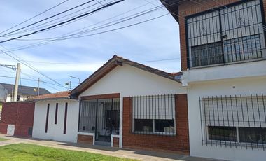 Casa en venta 6 ambientes Moron