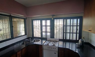 Casa en venta 6 ambientes Moron