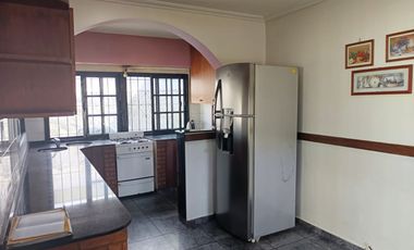 Casa en venta 6 ambientes Moron