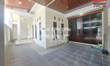 Disewakan Rumah 2 Lantai Full Furniture - Banyuwangi Kota