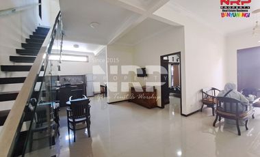 Disewakan Rumah 2 Lantai Full Furniture - Banyuwangi Kota