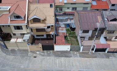 TERRENO CON PROYECTO APROBADO DE CONSTRUCCIÓN