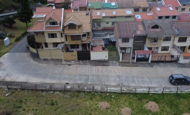 TERRENO CON PROYECTO APROBADO DE CONSTRUCCIÓN