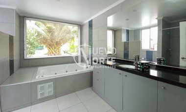 SE ARRIENDA ACOGEDORA CASA CON JARDIN Y PISCINA