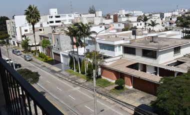 Venta DUPLEX en San Borja limite con Surco (ULIMA)
