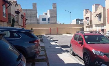 HERMOSA CASA CON EXCENCELENTES ACABADOS