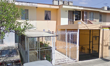 Casa economica en venta en Amado Camarena 1255, Beatriz Hernández, Guadalajara, Jal. (remate bancario).