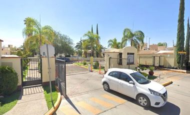 CASA EN VENTA EN HERMOSO DESARROLLO FLOR DE NOCHEBUENA 105 VILLA SUR AGUASCALIENTES SUPER ECONOMICA SOLICITA INFORMES
