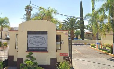 CASA EN VENTA EN HERMOSO DESARROLLO FLOR DE NOCHEBUENA 105 VILLA SUR AGUASCALIENTES SUPER ECONOMICA SOLICITA INFORMES