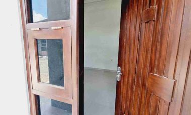 Rumah Baru Gress Cantik Ready Unit dekat Jalan Utama Arah Bandara dan Embarkasi Haji Donohudan