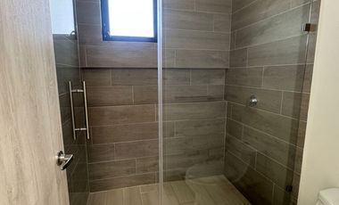 CASA NUEVA EN RENTA, LOMBARDIA, ZONA NORTE DE LA CD DE LEÓN, GTO. CERCA DEL CC PUERTA BAJÍO