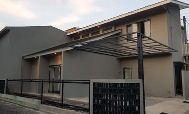 dijual rumah murah baru 2 lantai di maguwoharjo sleman dekat budi mulia dua panjen tajem