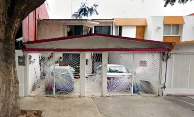 CASA EN TLALNEPANTLA (Atrás de Multiplaza de Valle dorado)