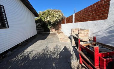 SE VENDE PROPIEDAD REMODELADA