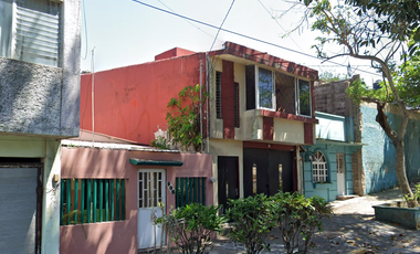 CASA EN REMATE UBICADA EN EL CENTRO DE COATZACOALCOS, VERACRUZ