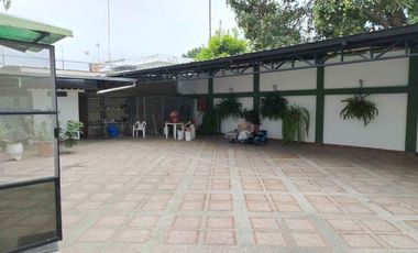 casa amplia de venta en portoviejo los mangos r/p