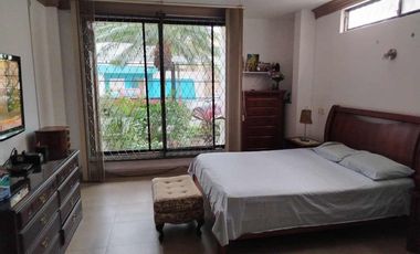 casa amplia de venta en portoviejo los mangos r/p