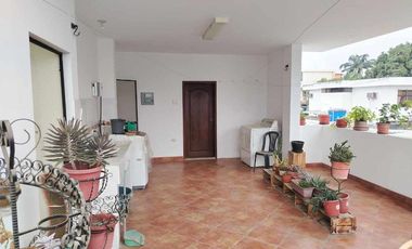 casa amplia de venta en portoviejo los mangos r/p