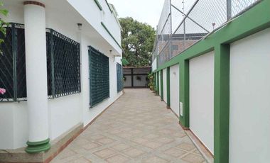 casa amplia de venta en portoviejo los mangos r/p