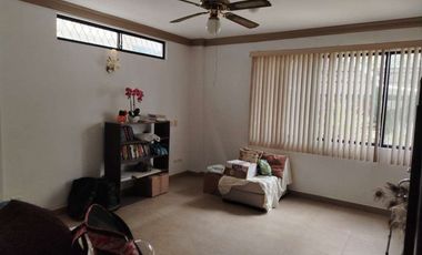 casa amplia de venta en portoviejo los mangos r/p