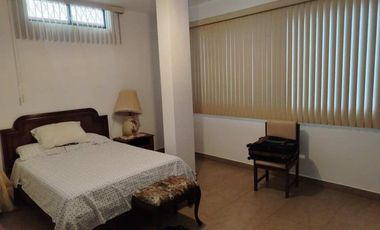 casa amplia de venta en portoviejo los mangos r/p
