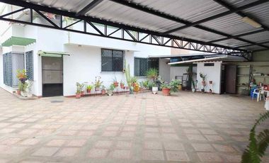 casa amplia de venta en portoviejo los mangos r/p