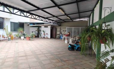 casa amplia de venta en portoviejo los mangos r/p